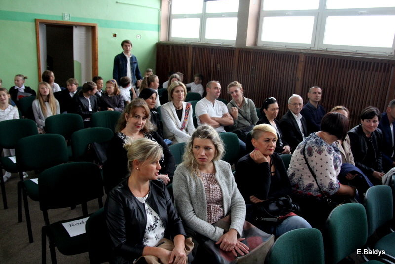 Pierwszy dzwonek w Osiecznej (zdjęcia)