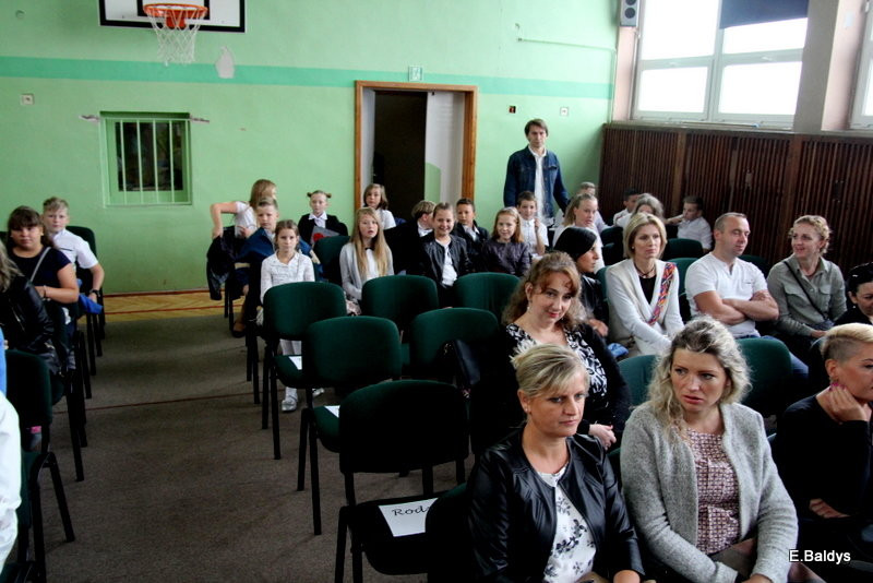 Pierwszy dzwonek w Osiecznej (zdjęcia)