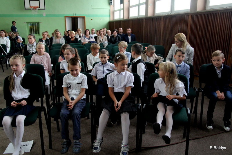 Pierwszy dzwonek w Osiecznej (zdjęcia)