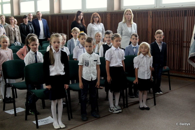 Pierwszy dzwonek w Osiecznej (zdjęcia)