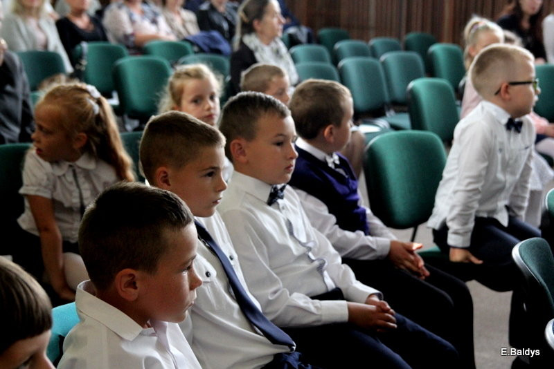 Pierwszy dzwonek w Osiecznej (zdjęcia)