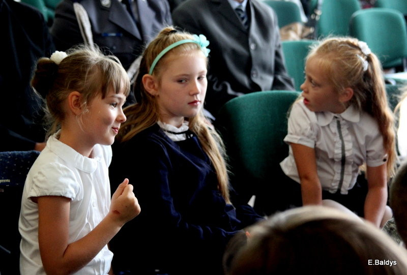 Pierwszy dzwonek w Osiecznej (zdjęcia)