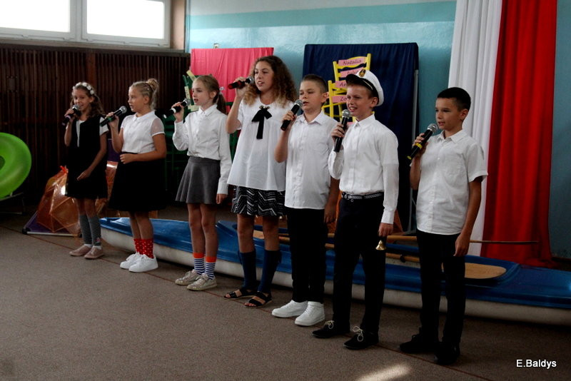 Pierwszy dzwonek w Osiecznej (zdjęcia)