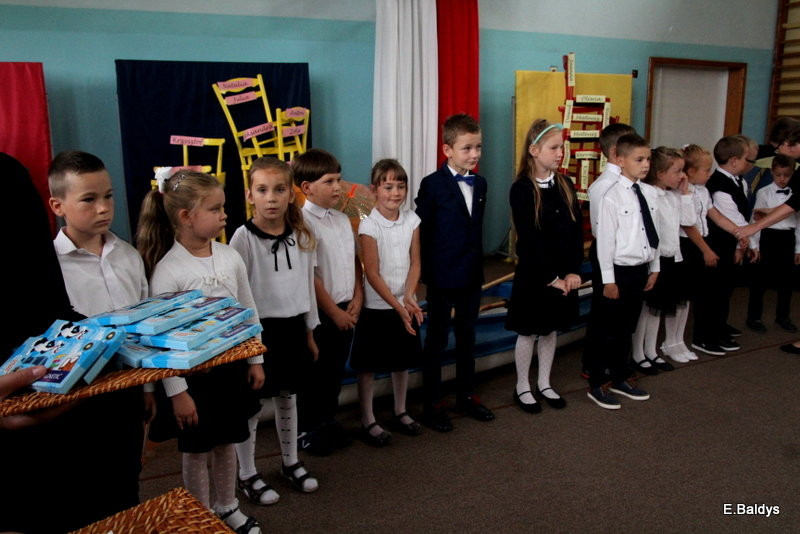 Pierwszy dzwonek w Osiecznej (zdjęcia)