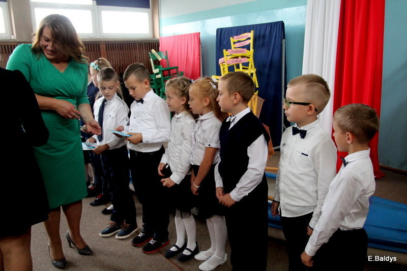 Pierwszy dzwonek w Osiecznej (zdjęcia)