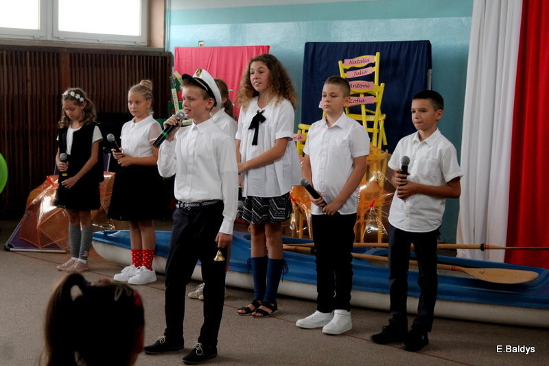 Pierwszy dzwonek w Osiecznej (zdjęcia)