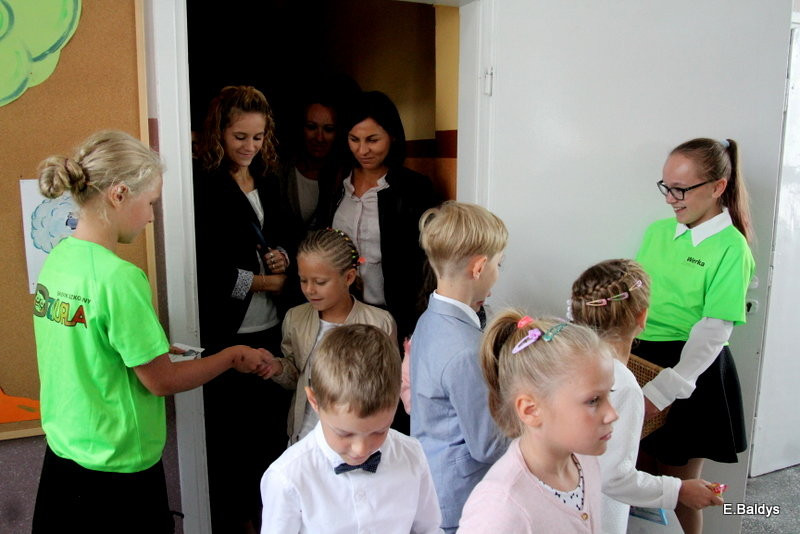 Pierwszy dzwonek w Osiecznej (zdjęcia)