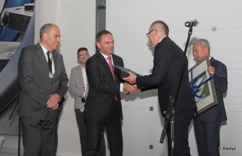 Holenderska fabryka VMI otwarta (zdjęcia)