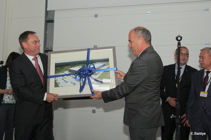 Holenderska fabryka VMI otwarta (zdjęcia)