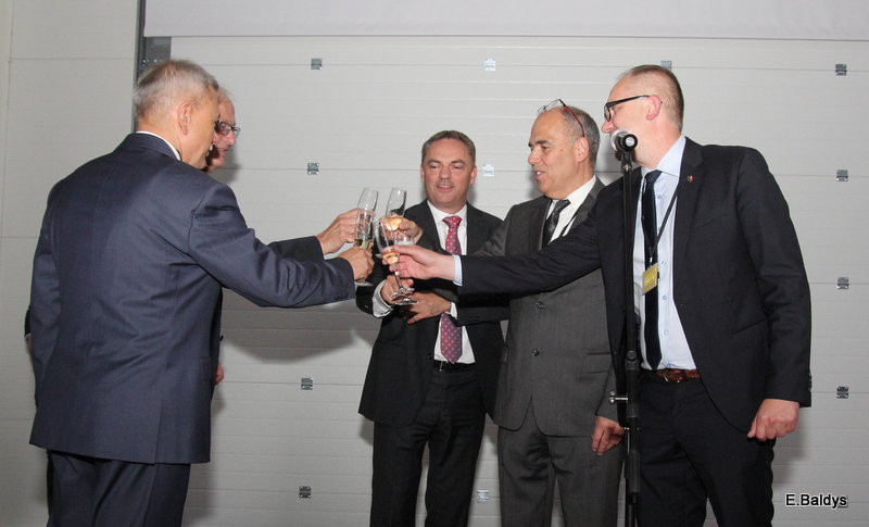 Holenderska fabryka VMI otwarta (zdjęcia)