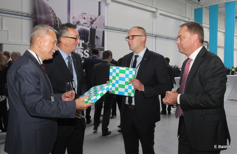 Holenderska fabryka VMI otwarta (zdjęcia)