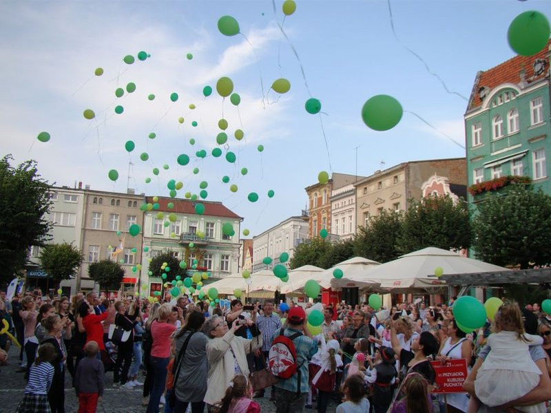 Dzieci i młodzież powitali króla (zdjęcia)