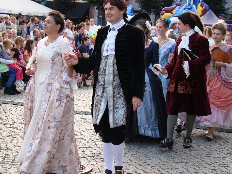 Dzieci i młodzież powitali króla (zdjęcia)