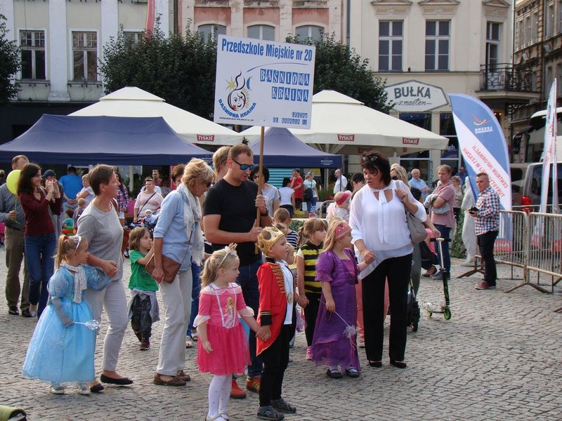 Dzieci i młodzież powitali króla (zdjęcia)