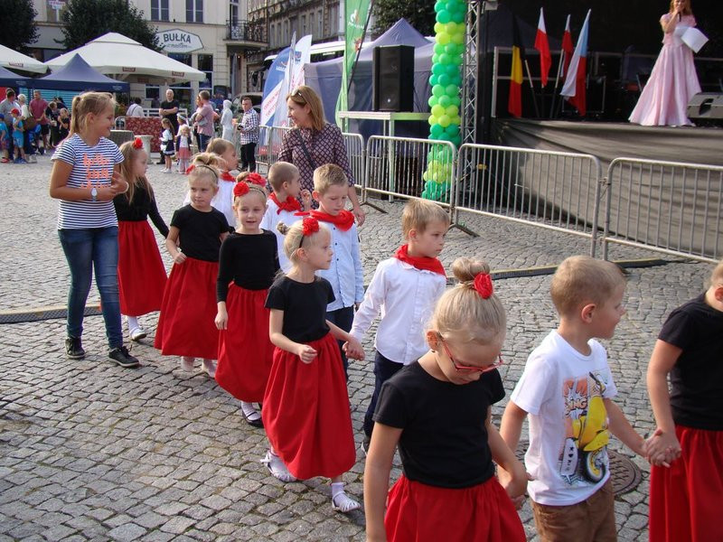 Dzieci i młodzież powitali króla (zdjęcia)