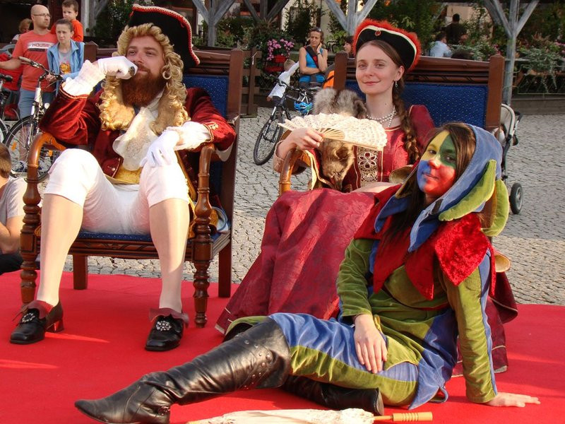 Dzieci i młodzież powitali króla (zdjęcia)