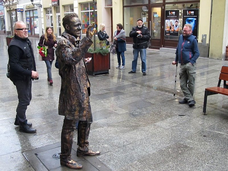 Grochowiak chodzi po Lesznie (zdjęcia)