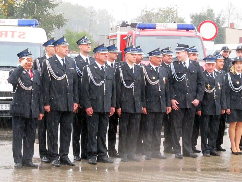 Deszczowy jubileusz strażaków (zdjęcia)