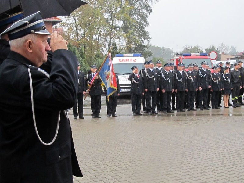 Deszczowy jubileusz strażaków (zdjęcia)