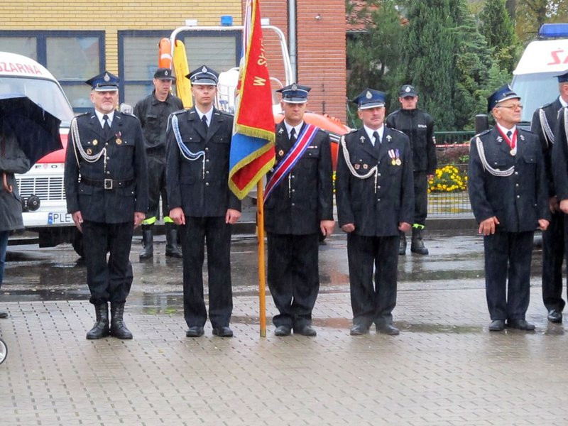 Deszczowy jubileusz strażaków (zdjęcia)