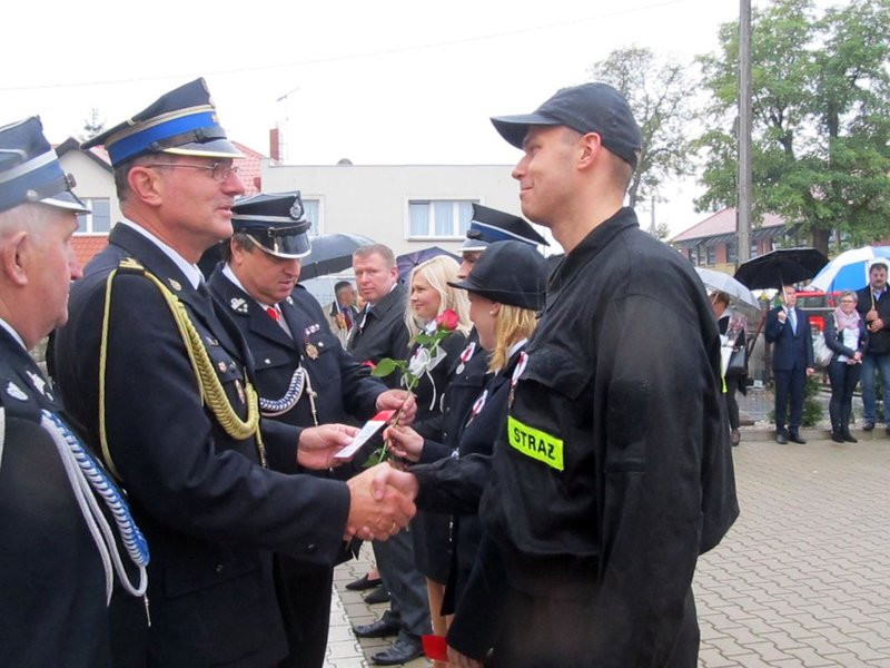 Deszczowy jubileusz strażaków (zdjęcia)