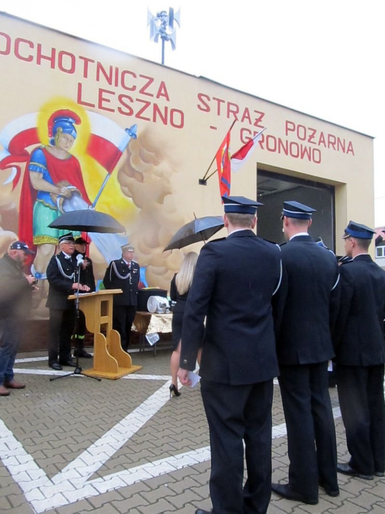Deszczowy jubileusz strażaków (zdjęcia)
