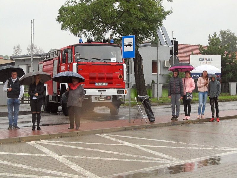 Deszczowy jubileusz strażaków (zdjęcia)