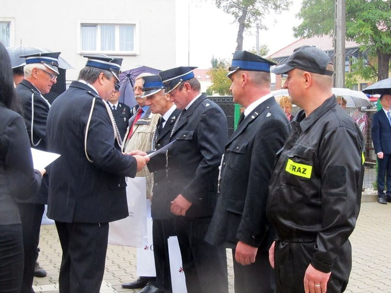 Deszczowy jubileusz strażaków (zdjęcia)