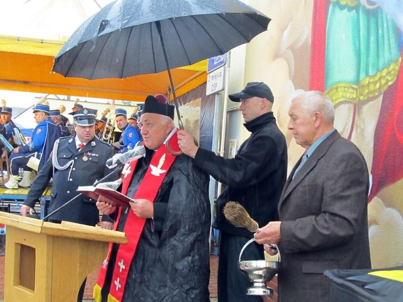 Deszczowy jubileusz strażaków (zdjęcia)