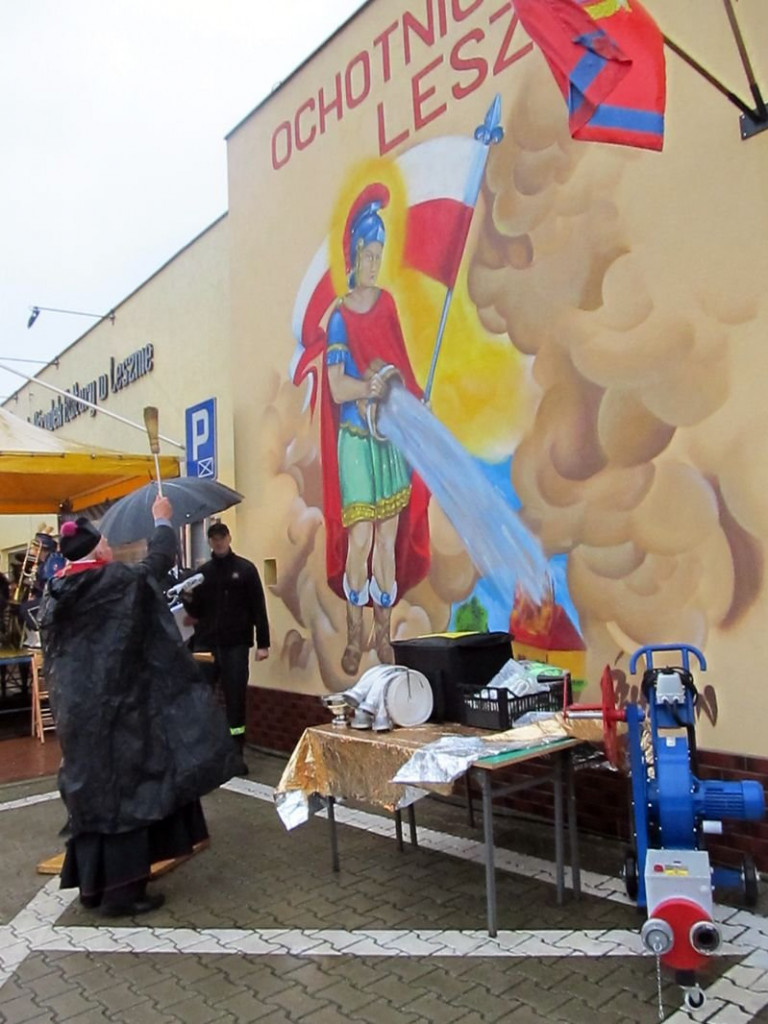 Deszczowy jubileusz strażaków (zdjęcia)