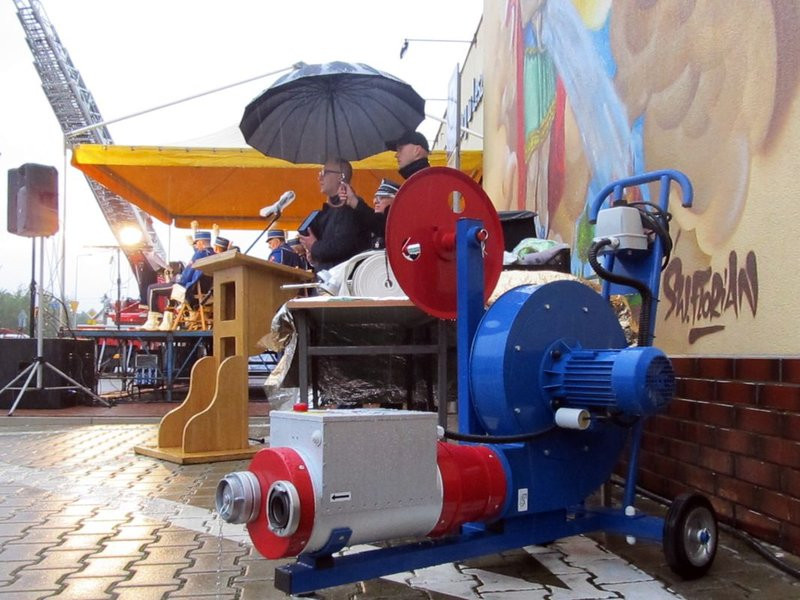 Deszczowy jubileusz strażaków (zdjęcia)