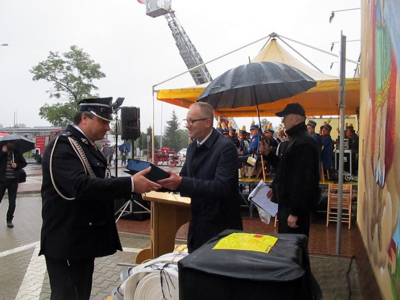 Deszczowy jubileusz strażaków (zdjęcia)