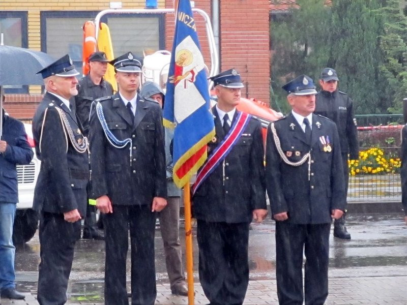 Deszczowy jubileusz strażaków (zdjęcia)