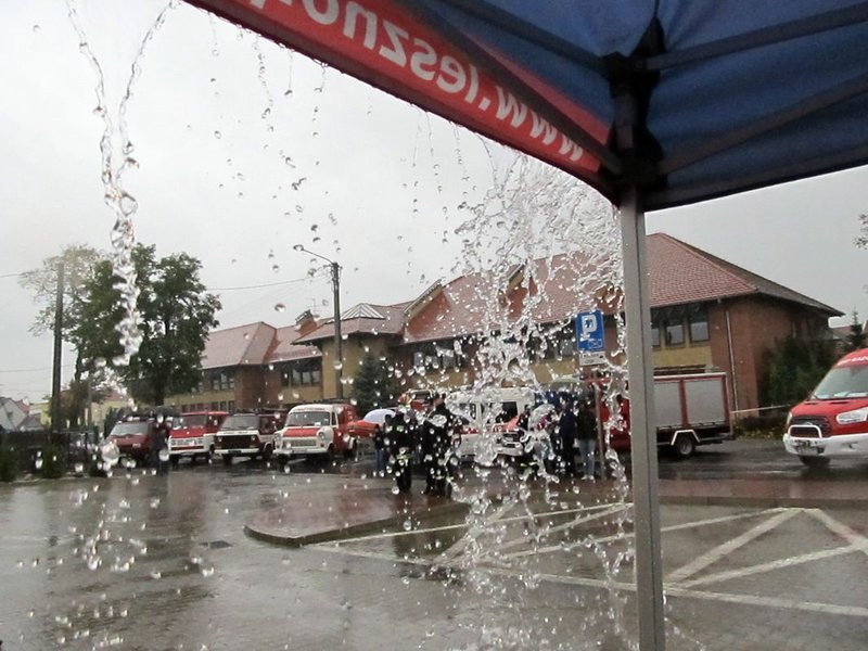 Deszczowy jubileusz strażaków (zdjęcia)