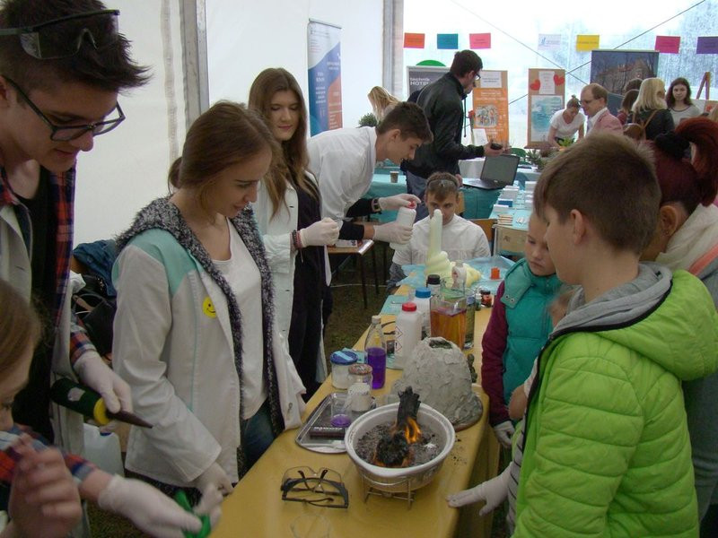 Dzieci są ciekawe świata (zdjęcia)