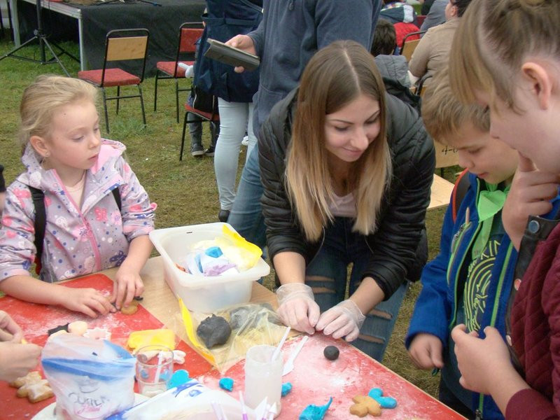 Dzieci są ciekawe świata (zdjęcia)