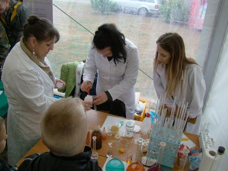 Dzieci są ciekawe świata (zdjęcia)