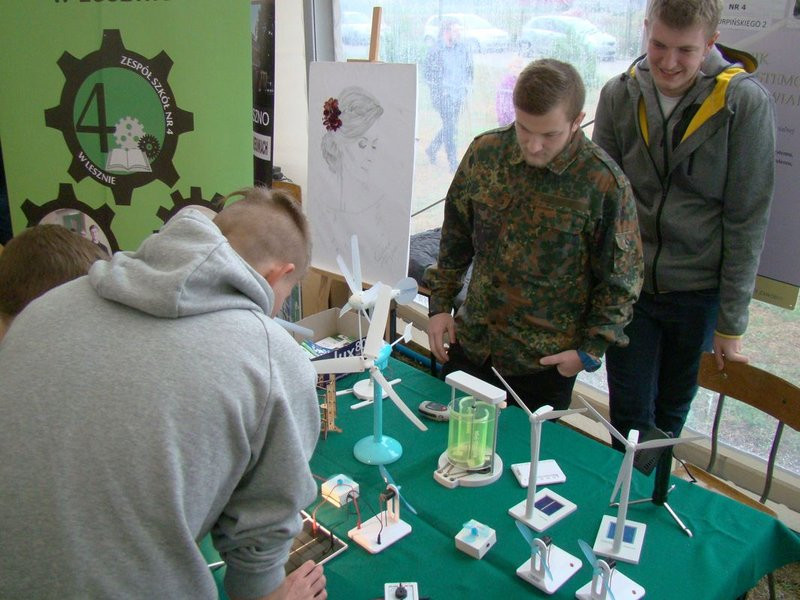 Dzieci są ciekawe świata (zdjęcia)