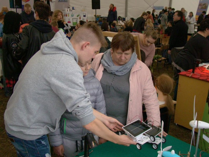 Dzieci są ciekawe świata (zdjęcia)