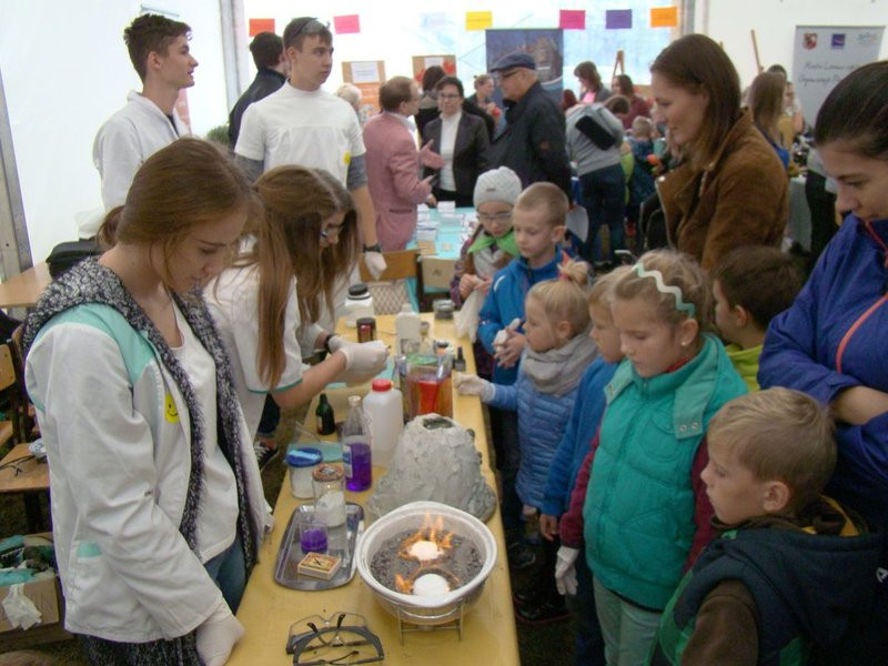 Dzieci są ciekawe świata (zdjęcia)