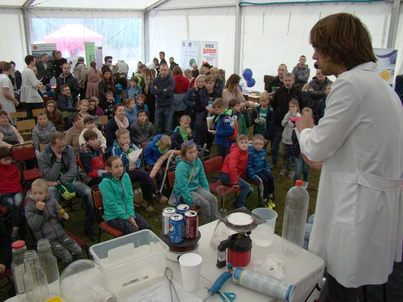 Dzieci są ciekawe świata (zdjęcia)