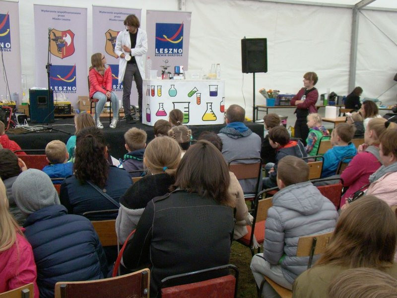 Dzieci są ciekawe świata (zdjęcia)