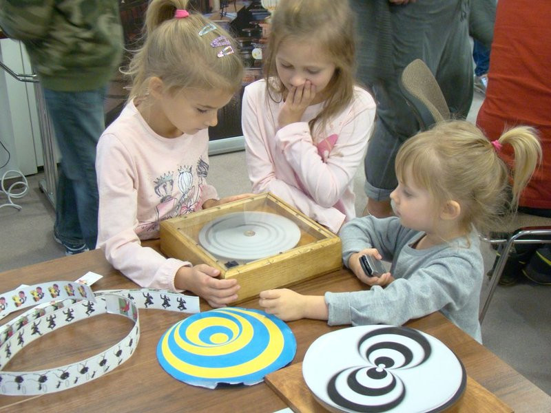 Dzieci są ciekawe świata (zdjęcia)