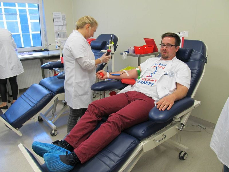 Rezydenci odeszli od łóżek pacjentów. Rozpoczęli protest (zdjęcia)