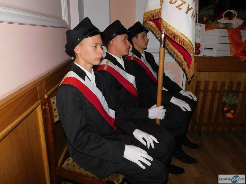 Pasowani na uczniów (zdjęcia)