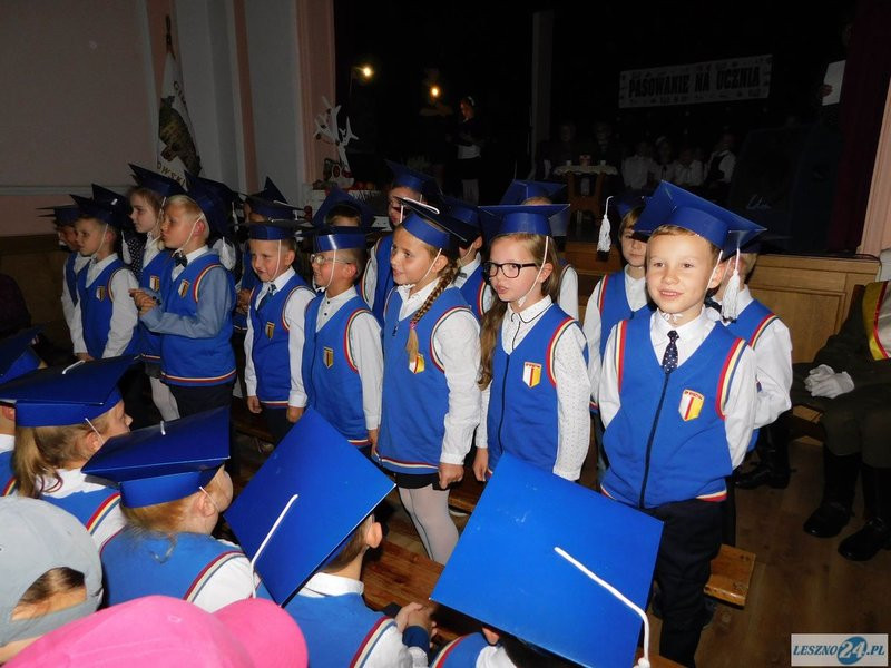 Pasowani na uczniów (zdjęcia)