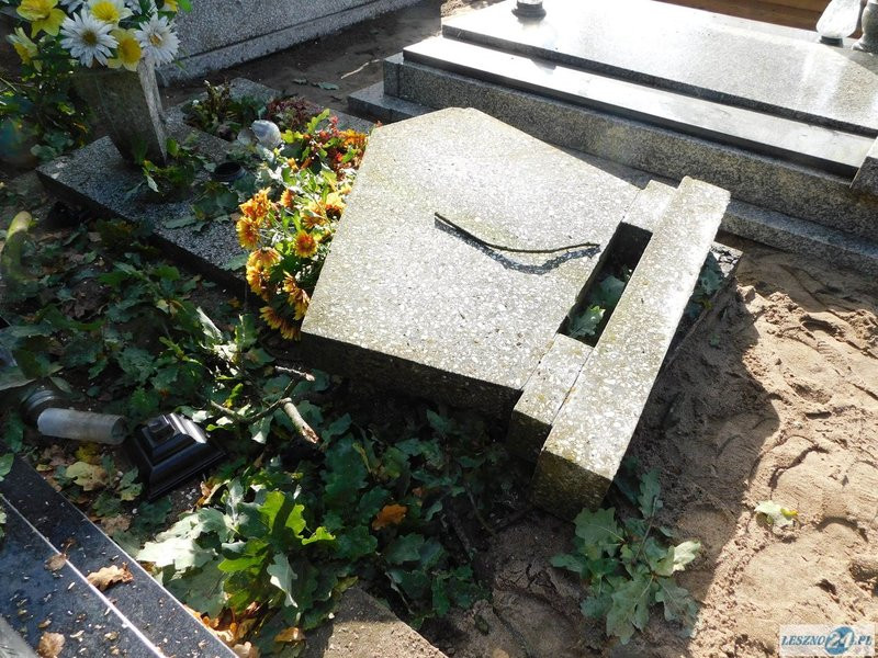 Huragan zdewastował cmentarz w Strzyżewicach (zdjęcia)