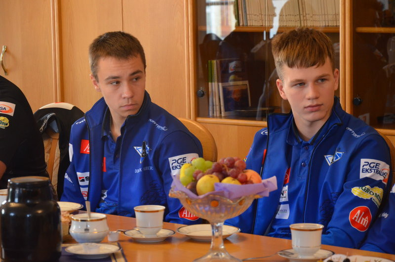 Mistrzowie przed i w ratuszu (zdjęcia)