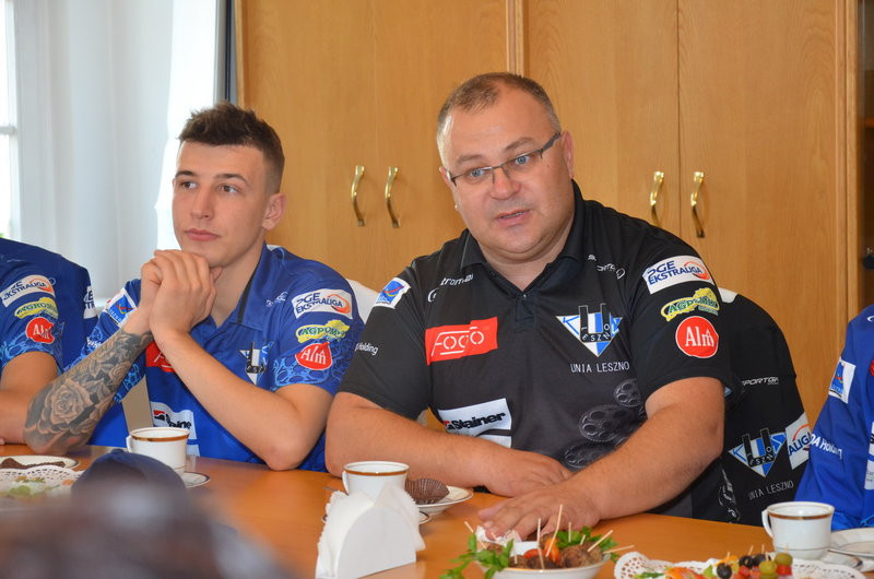 Mistrzowie przed i w ratuszu (zdjęcia)