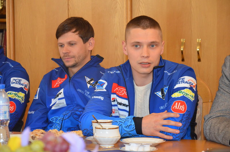 Mistrzowie przed i w ratuszu (zdjęcia)